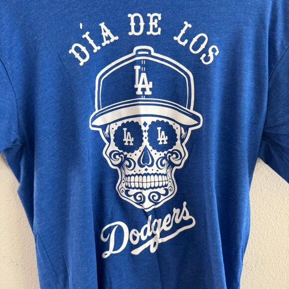 Día De Los Dodgers Blue Graphic Tee Size Medium - Picture 2 of 4